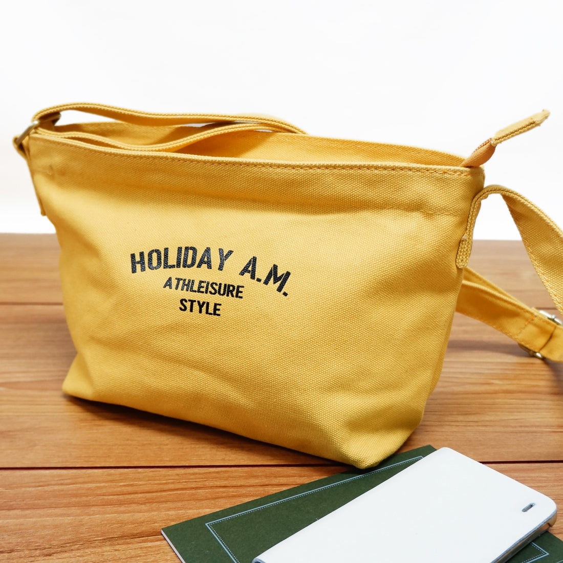 バッグ ショルダーバッグ ショルダー 斜め掛け キャンバス 帆布 キャンバスサコッシュ HolidayA.M.